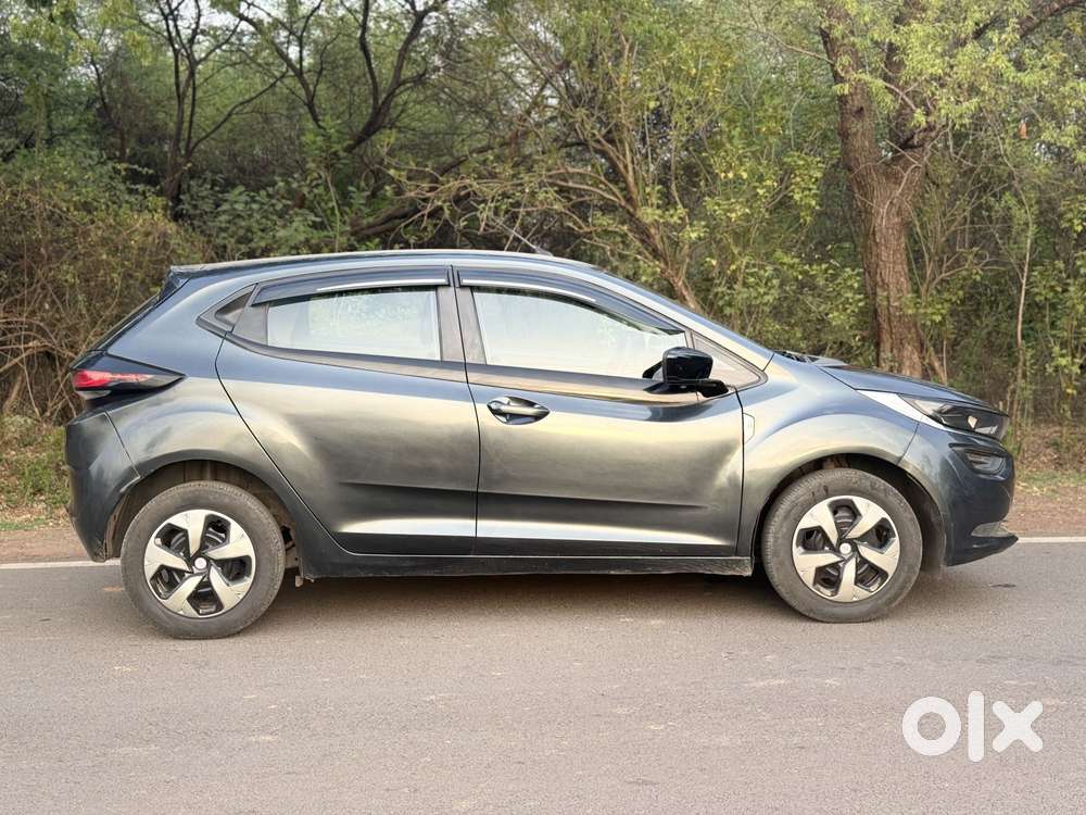 Tata Altroz 1.2 Xe, 2020, Petrol