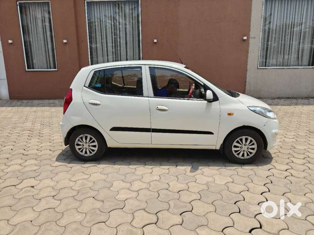 Hyundai I10 Sportz, 2014, Petrol