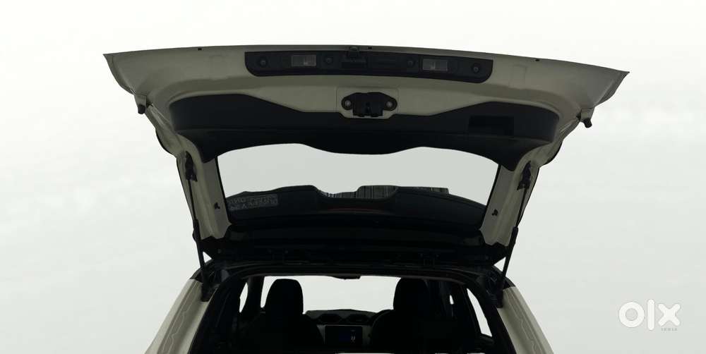 Nissan Magnite 1.0 Xv Turbo Cvt Dual Tone, 2021, Petrol
