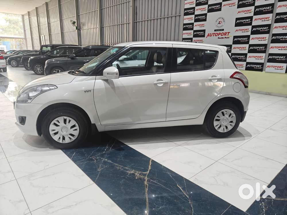 Maruti Suzuki Swift Vxi + Manual, 2012, Petrol