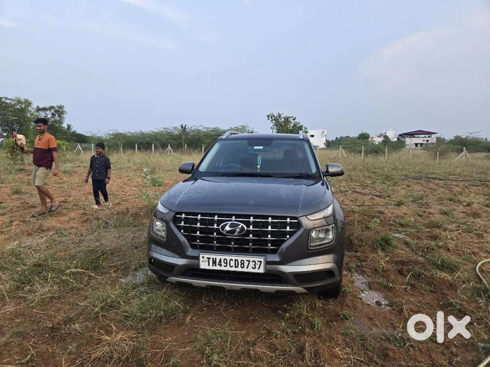 Hyundai Venue 2021 Petrol Well Maintained