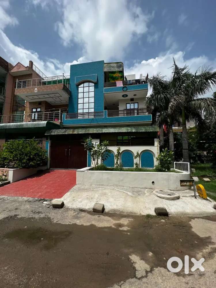 2ndFloor for Rent ,Sector-2(P),Corner,2 side open,facing Sonepat Road