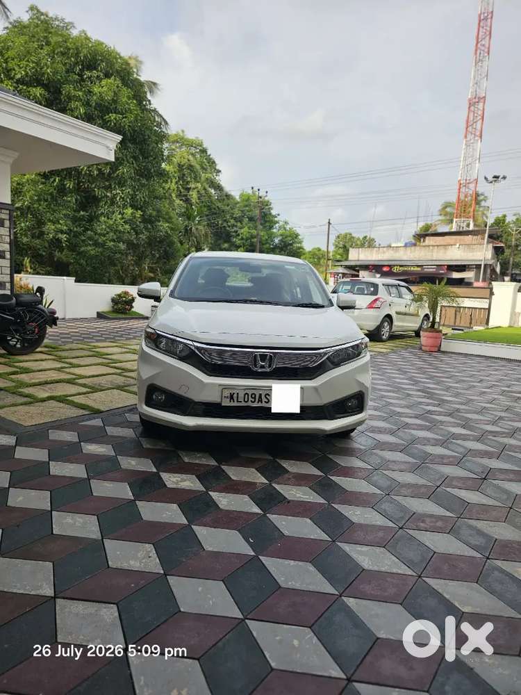 2019 Honda Amaze Exclusive Edition – Orchid Pearl White