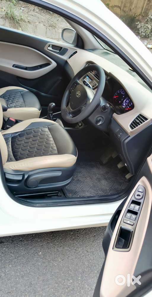 Hyundai I20 Sportz 1.2 Bs-iv, 2018, Petrol