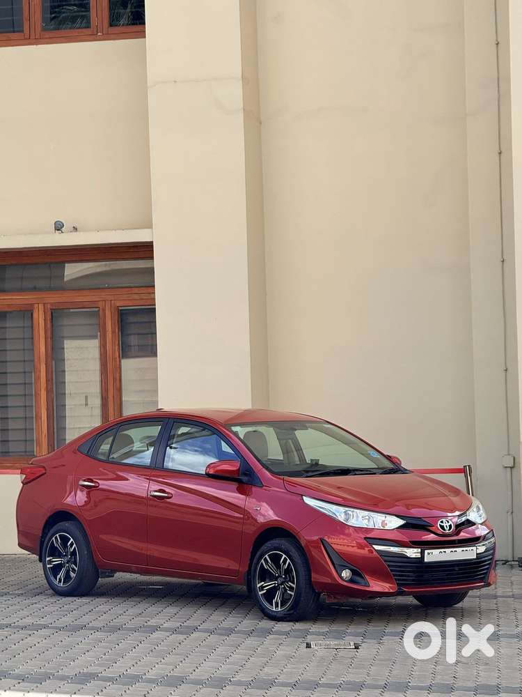 Toyota Yaris J Cvt, 2018, Petrol