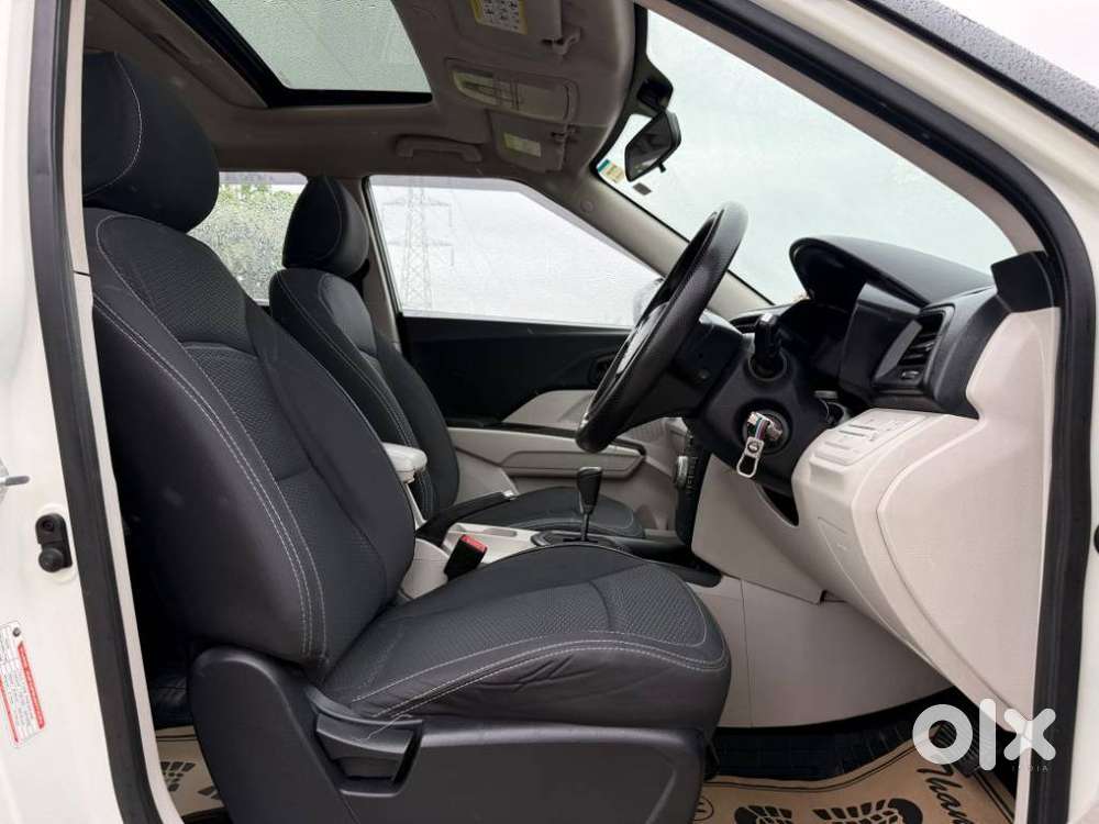 Mahindra Xuv300 W6 Amt Diesel, 2023, Diesel