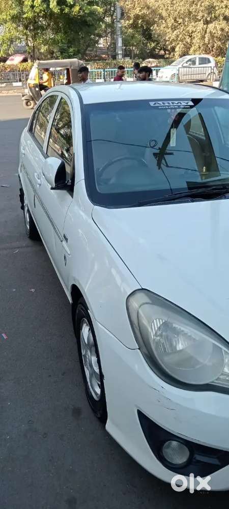 Hyundai Verna 2010 Diesel 127099 Km Driven