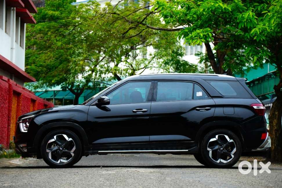 Hyundai Alcazar 2.0 Signature (o) Petrol At 7 Str, 2023, Petrol