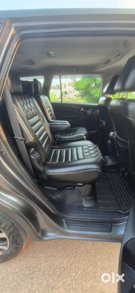 Toyota Innova Crysta 2.4 G Mt 7 Str, 2022, Diesel
