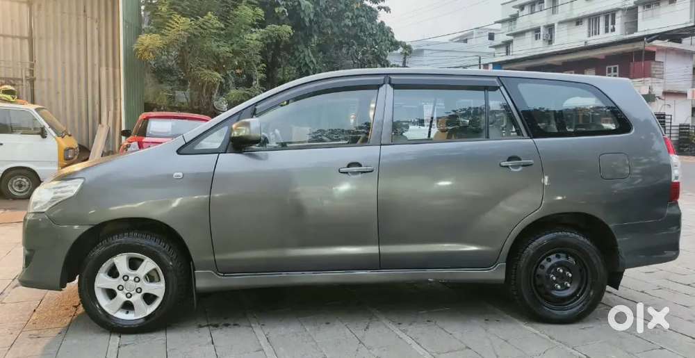Toyota Innova Diesel 2012