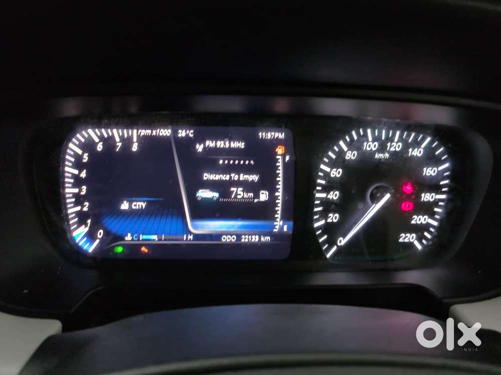 Tata Punch 1.2 Revotron Creative Dual Tone, 2023, Petrol
