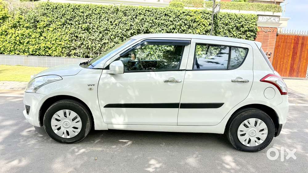 Maruti Suzuki Swift Lxi Option, 2011, Petrol