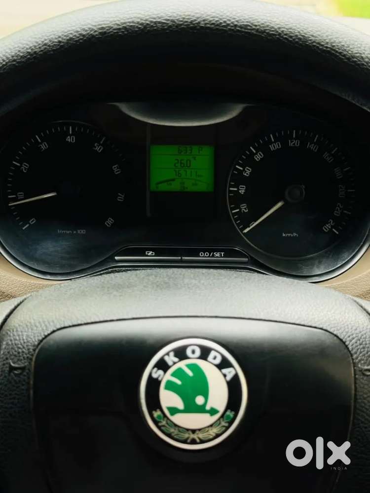 Skoda Rapid 1.6 Mpi At Ambition, 2013, Petrol