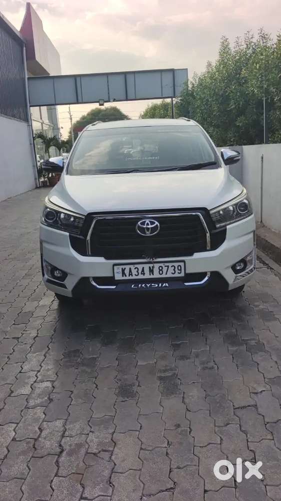Toyota Innova Crysta 2017 Manual