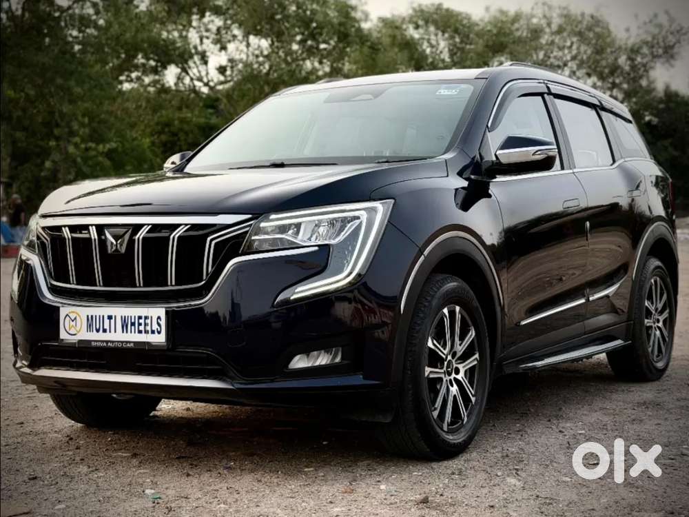 Mahindra Xuv700 2.0 Ax 7 Petrol Mt Str, 2025, Petrol