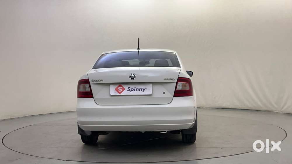 Skoda Rapid 1.6 Mpi Elegance Plus, 2015, Petrol