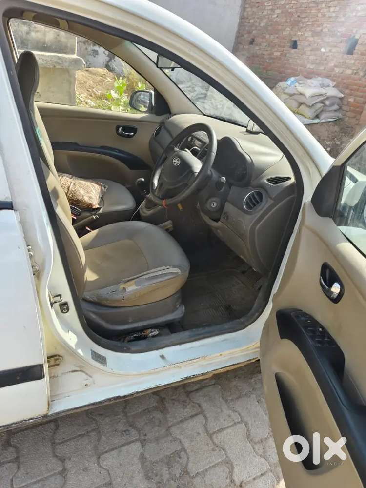 Hyundai I10 2012 Model With Cng Fitted  On Rc Paper