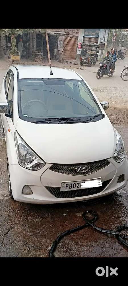 Hyundai Eon 2016 Petrol White