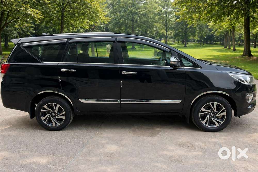 Toyota Innova Crysta 2.4 Gx Limited Edition At 7 Str, 2022, Diesel