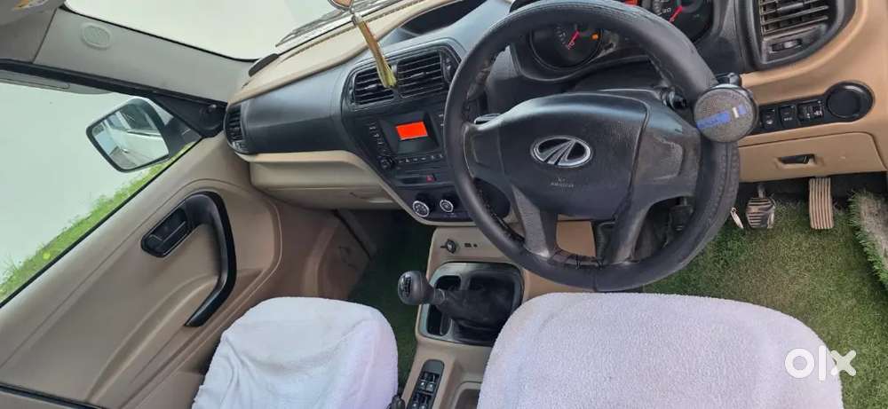 Mahindra Tuv 300 2018