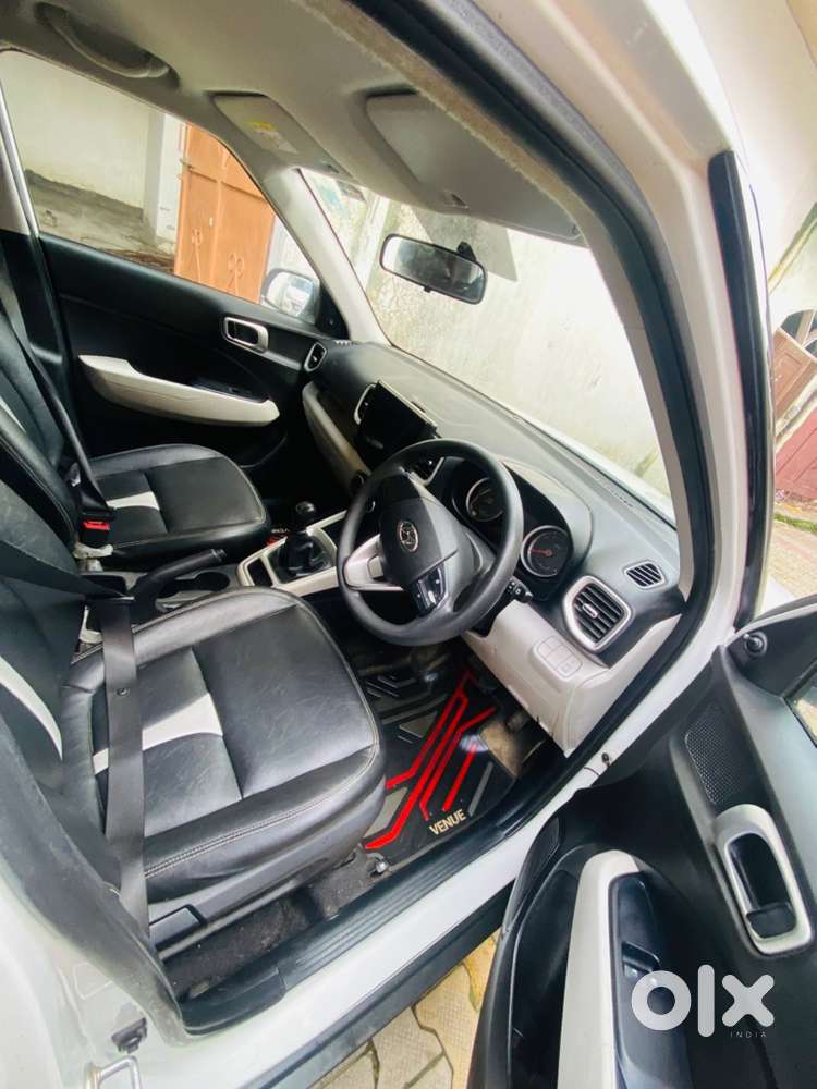 2023 Hyundai Venue Petrol Manual