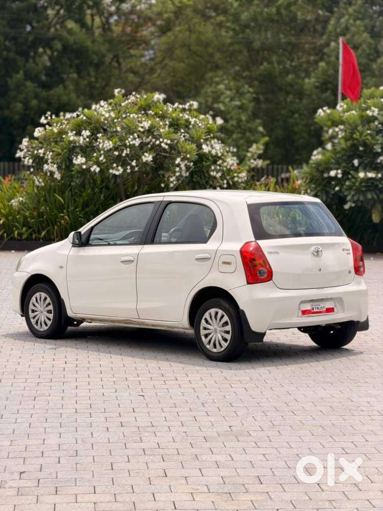 Toyota Etios Liva, 2012, Petrol