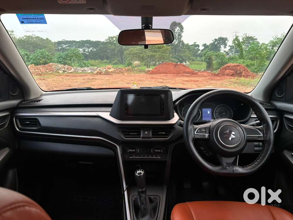 Maruti Brezza Vxi Smart Hybrid