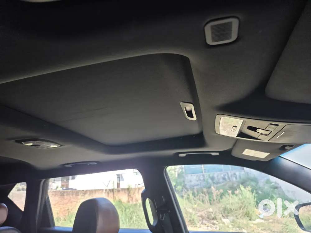Mahindra Alturas G4