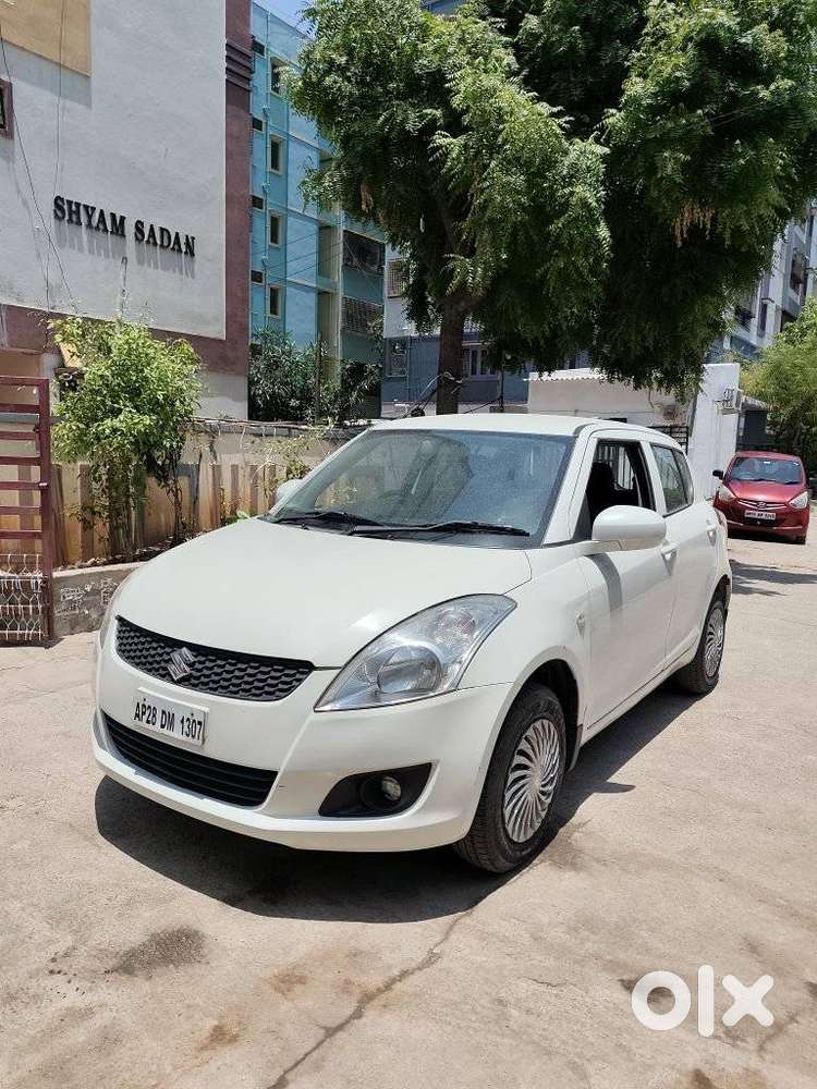 Maruti Suzuki Swift Lxi Optional-o, 2011, Petrol