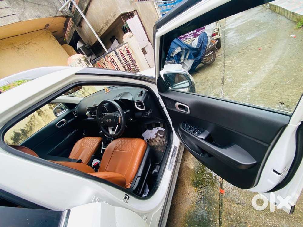 Hyundai Venue 2020 Petrol 19000 Km Driven