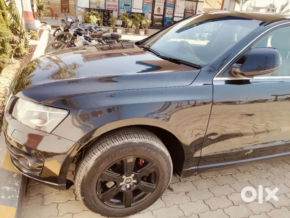 Selling Premium Class Audi Q5