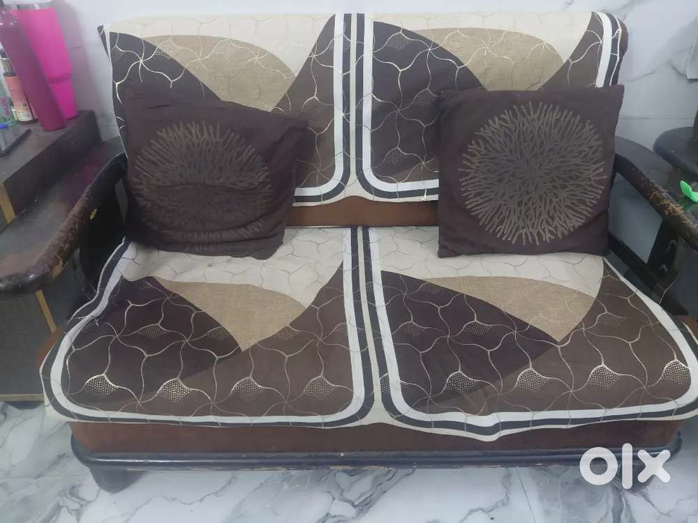 Sofa with coushins