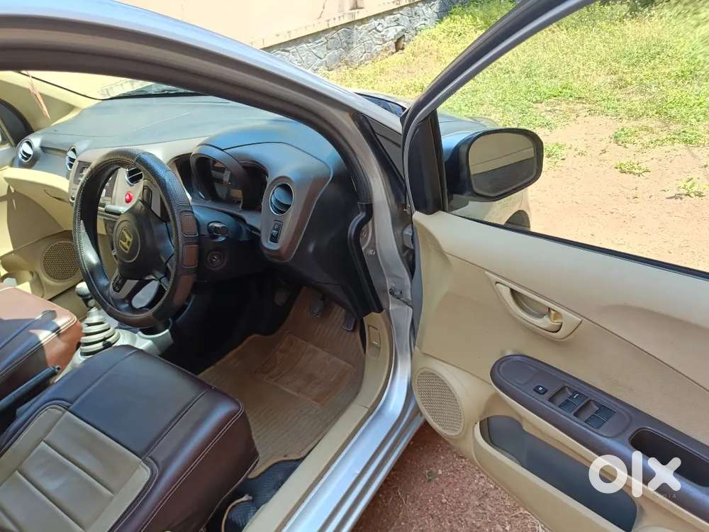 Honda Brio Smt
79000 Km
Correct Service
Excellent Condition
New Tyres