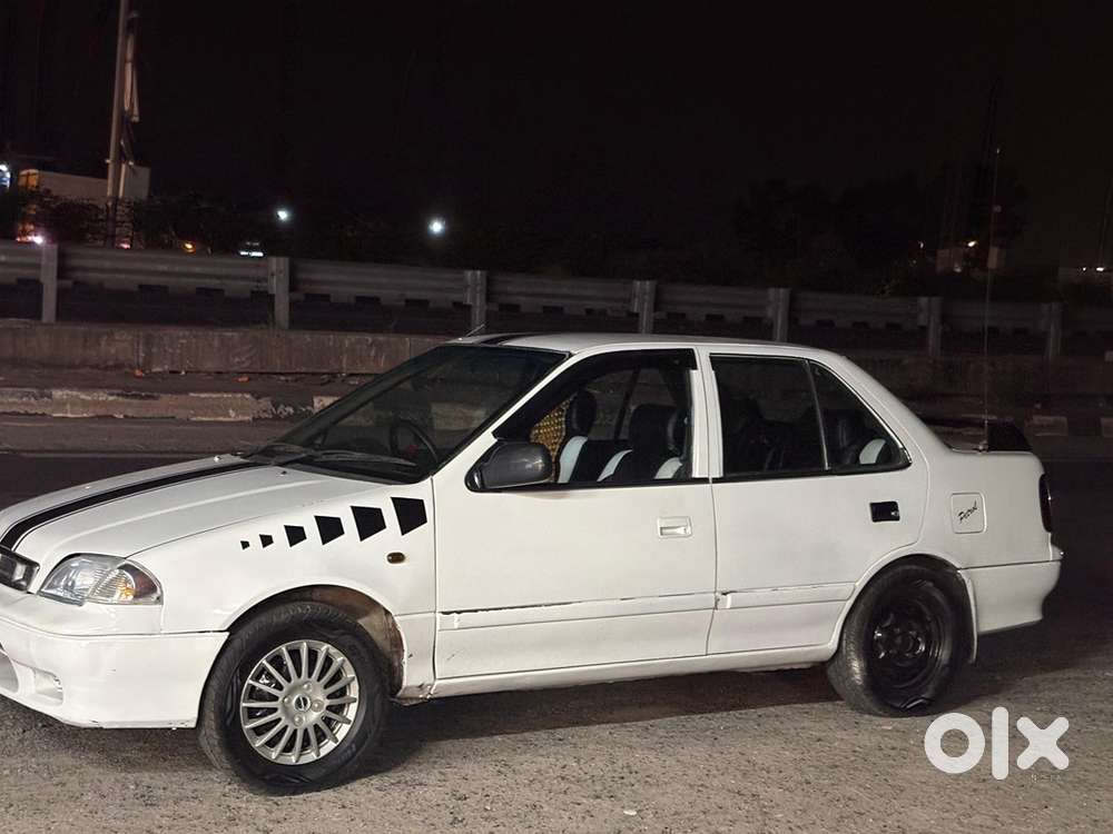Maruti Suzuki Esteem Lxi 2000