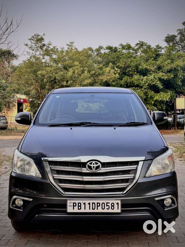 Toyota Innova 2.5 G (diesel) 7 Seater Bs Iv, 2015, Diesel