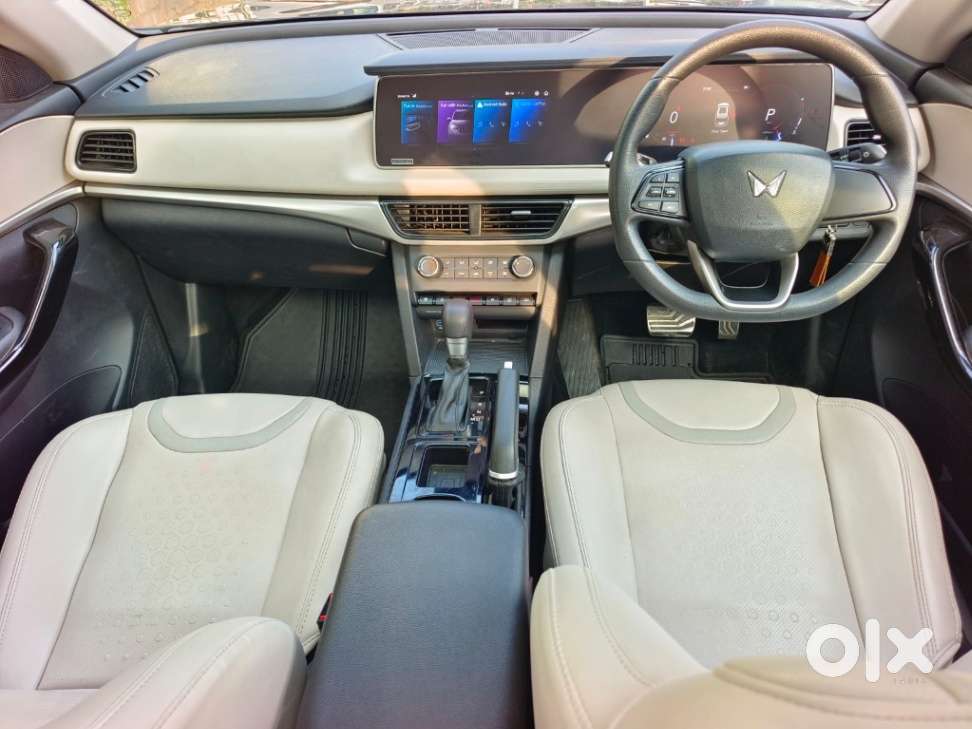 Mahindra Xuv700 2.2 Ax 5 Diesel At 7 Str, 2023, Diesel