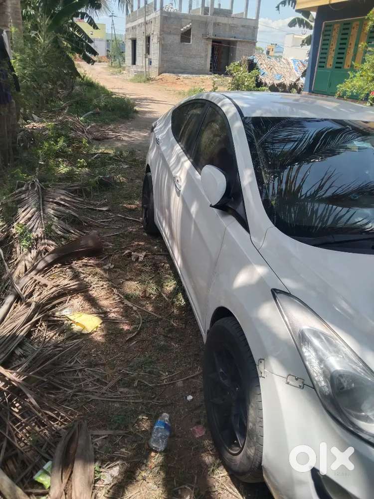 Hyundai Elantra 2013