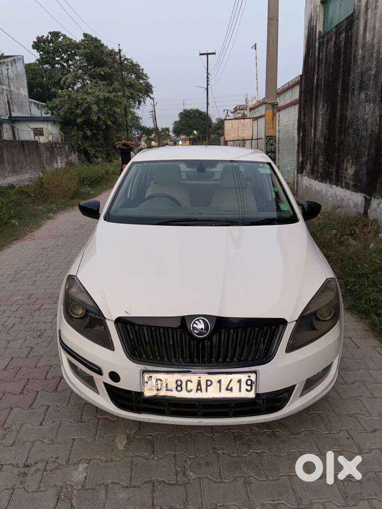 Skoda Rapid Petrol 2016