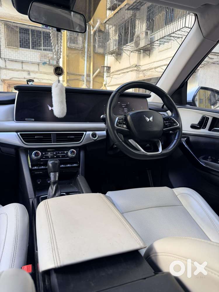 Mahindra Xuv700 2.2 Ax 7 Diesel At Str, 2022, Diesel