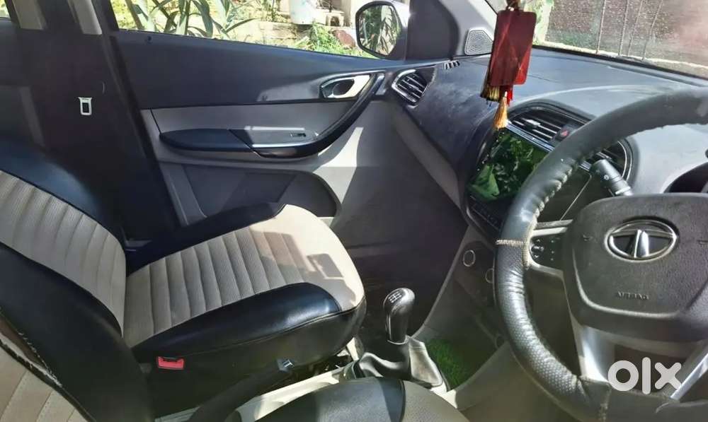 Tata Tiago Revotron 2016 Petrol