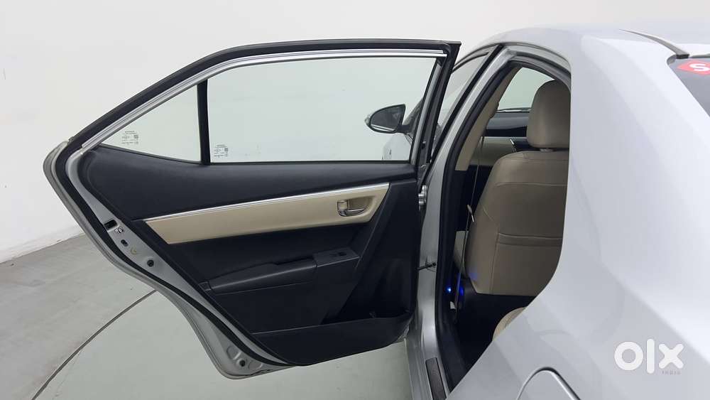 Toyota Corolla Altis 2013-2017 Vl At, 2015, Petrol