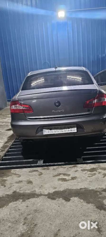 Skoda Superb Elegance 2011 Car