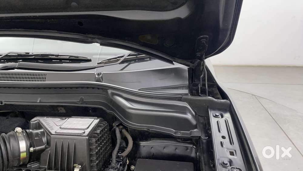 Mahindra Xuv300 W8 Option, 2021, Petrol