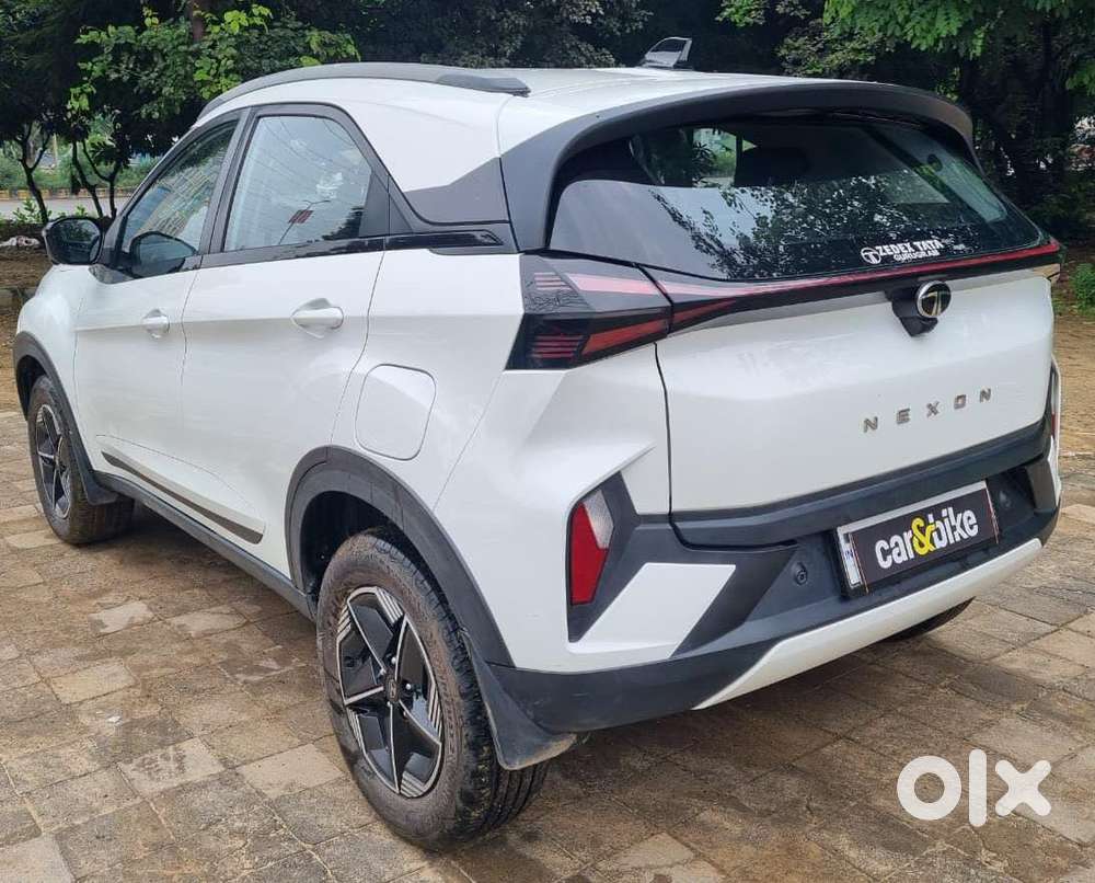 Tata Nexon Creative Plus 1.2 Revotron Petrol 6 Amt, 2024, Petrol