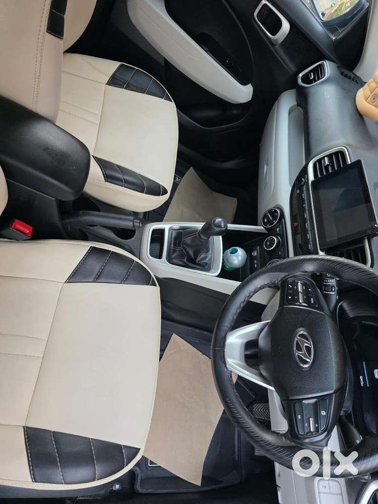 Hyundai Venue 2022 Petrol Well Maintained