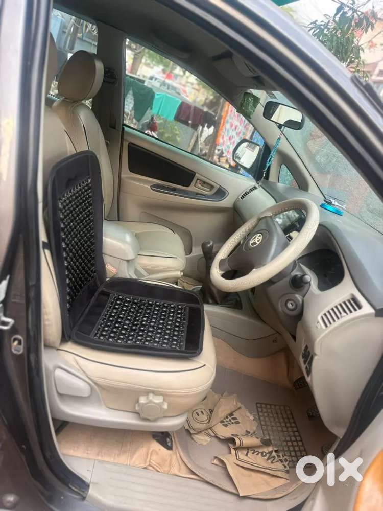 Toyota Innova 2012