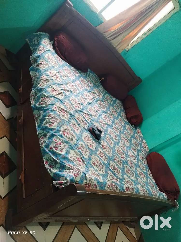 Bed 6*6 well condition