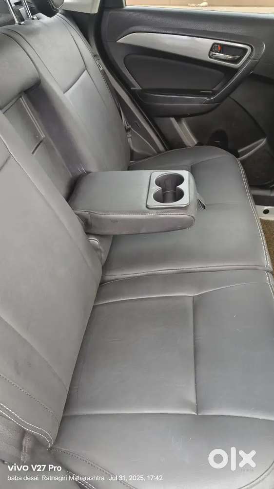 Maruti Suzuki Brezza 2018 New Tyre