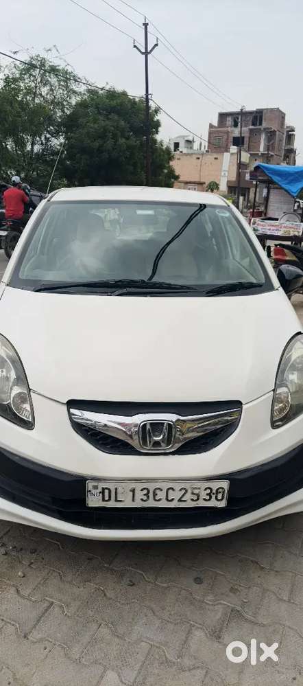 Honda Brio 2013 September Ki H Gadi Me 2 Saal Bache Hue H
