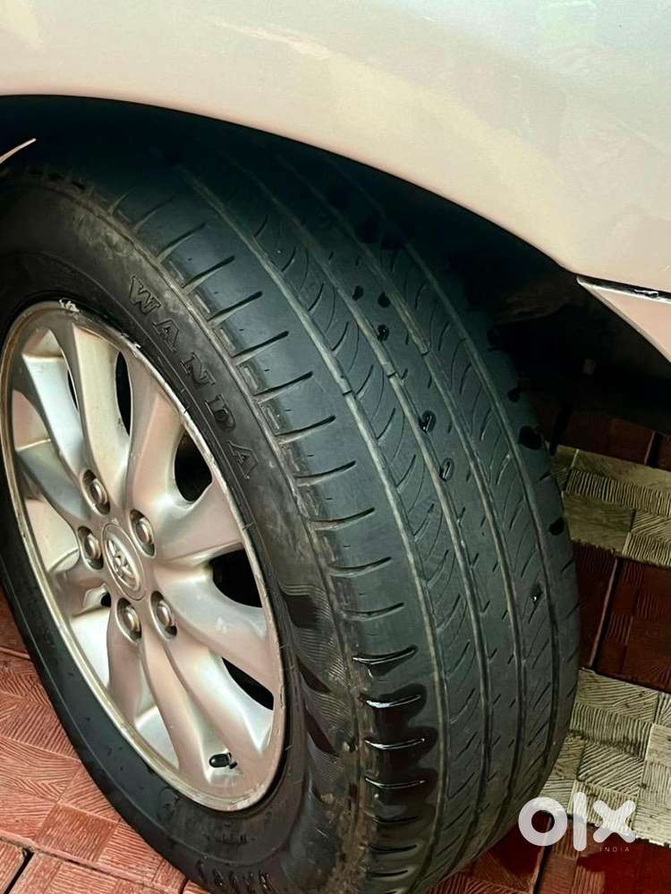 Toyota Innova 2013 Vx Diesel 140000 Km Driven